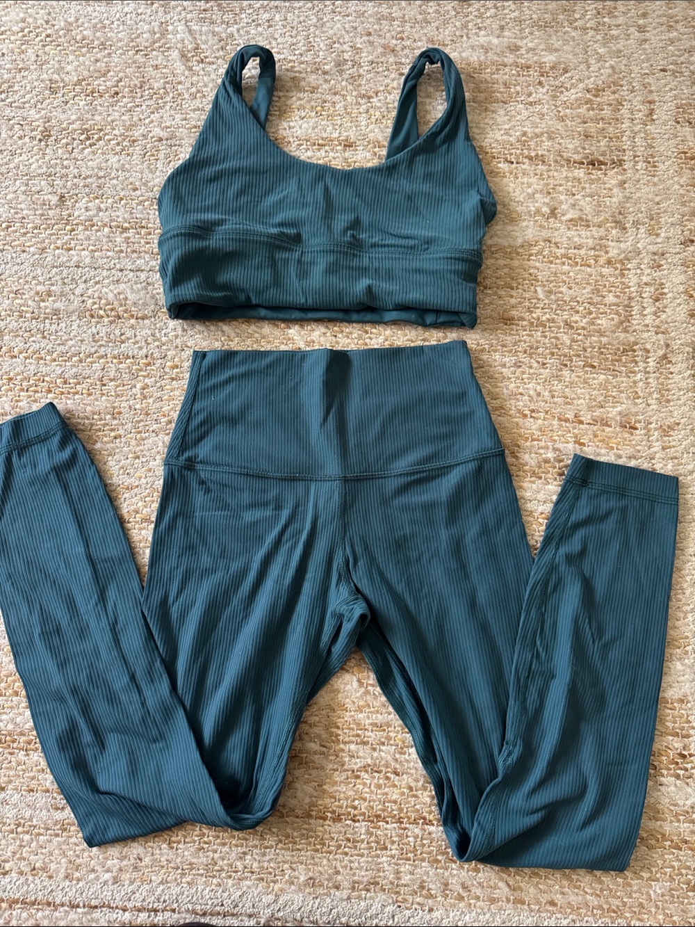 lululemon athletica Ribbed Scoop Sports Bra and High-Waist leggings in Teal